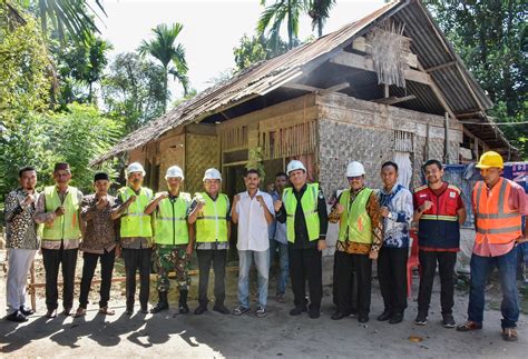 Pj Bupati Aulia Sofyan Letakkan Batu Pertama Secara Simbolis Dimulainya