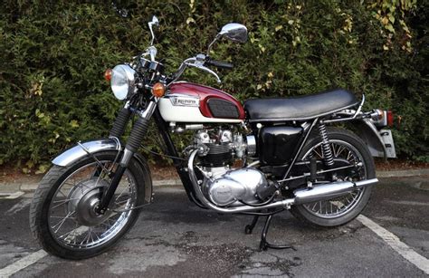 Triumph T100r Daytona 1973 We Sell Classic Bikes