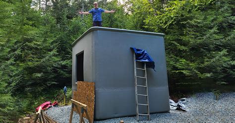 Startup Builds Tiny Inflatable” Concrete House In 2 Hours