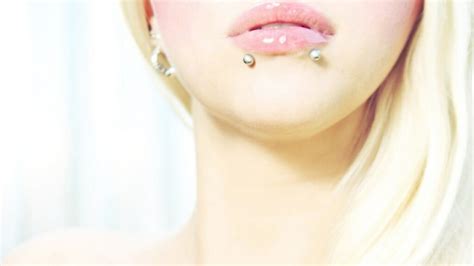 What Is Snake Bites Piercing: How to Care For It - fixthelife