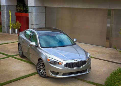 2014 Kia Cadenza Review, Pictures, Price & MPG