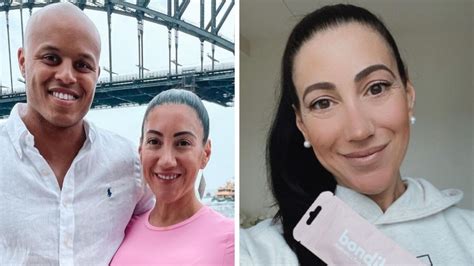 Melbourne Wifes Horror At Being Told Husband Too Hot For Her While Doing Live TikTok News