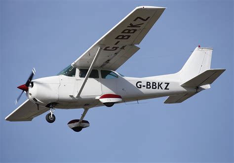 G BBKZ Private Cessna 172M Skyhawk At Dunkeswell Aerodrome Flickr