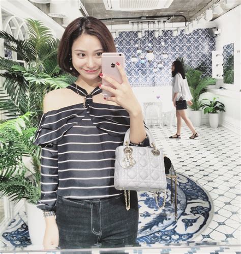 Nhan sắc của loạt hot girl đình đám Khi trang điểm kỹ càng và khi để mặt mộc