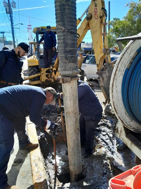 Personal De Oomapas Trabaja En La Limpieza De Colectores De Aguas