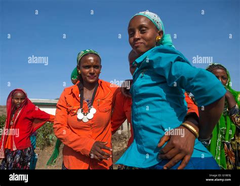 Oromo Women With Maria Theresa Thalers Necklaces Oromo Sambate