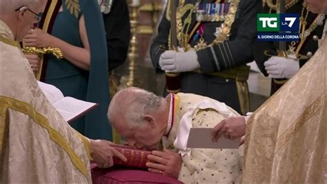 Incoronazione Di Re Carlo Iii Sorprende La Posizione Del Principe Harry