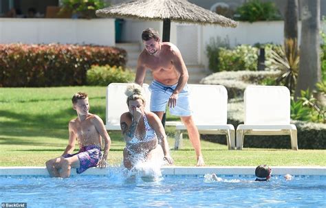 Kerry Katona Pokes Fun At Her Weight Gain In A Leopard Print Bikini In Spain Daily Mail Online