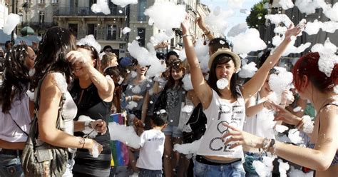 Vaucluse Le Gay Cirkus Enflamme Avignon