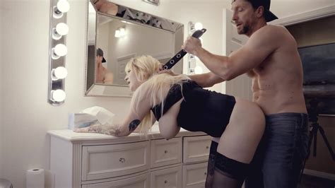 Blonde Hadley Haze With Big Natural Tits Gives A Blowjob And Gets A Hard Fuck MILF Fox