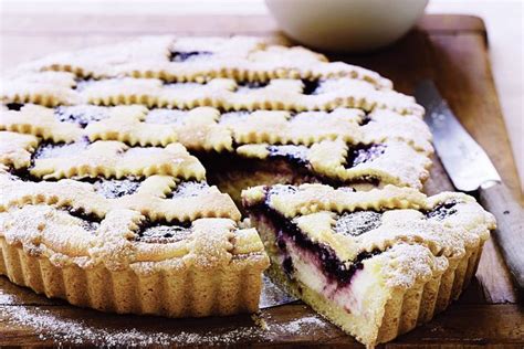 Crostata di ricotta e marmellata (ricotta and jam tart)