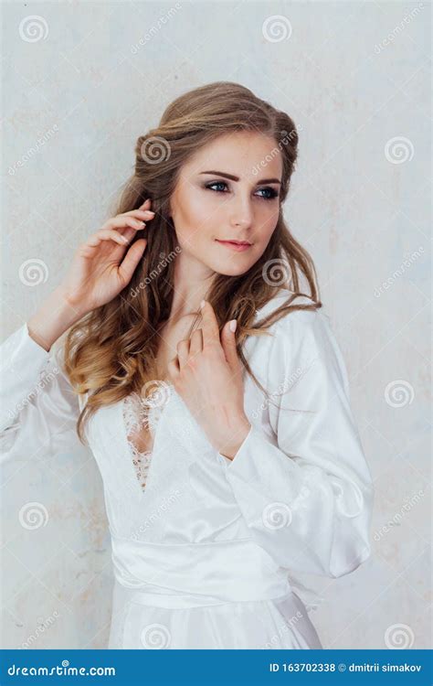 Portrait D Une Fille En Lingerie Photo Stock Image Du Sexy Fille