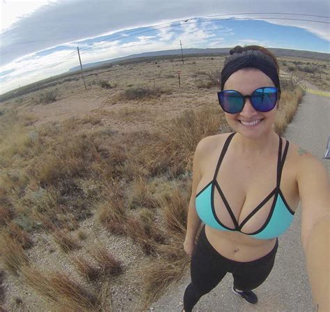 Busty Babe Scrolller