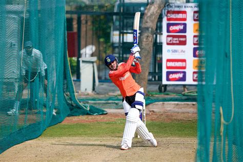 IND Vs NZ Shubman Gill Could Miss 1st Test Due To Neck Strain