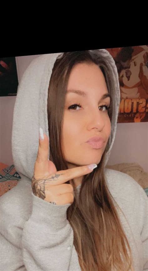 𝐸𝑒𝓋𝑒𝑒 𝐵𝑒𝑒 ᴛʀᴀɴs eeveebeevip OnlyFans nude and photos