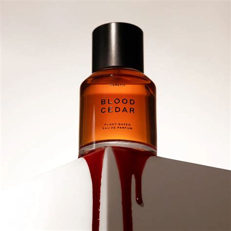 Blood Cedar Heretic Parfum perfume a fragrância Compartilhável 2016