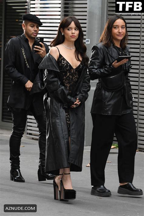 Jenna Ortega Sexy Seen Flaunting Her Hot Cleavage At The Valentino Fashion Show In Paris Aznude