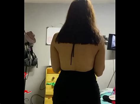 Bailando candy la culona en vestido negro sexy enseñando el culo y las tetas XVIDEOS