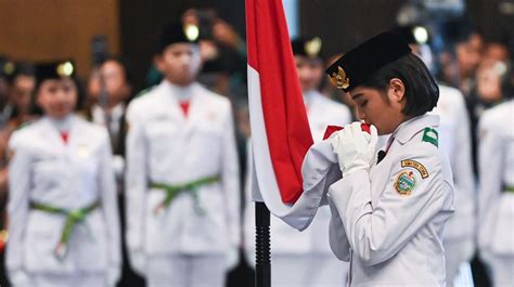 kecewa paskibraka dilarang pakai jilbab gerakan pemuda islam bubarkan