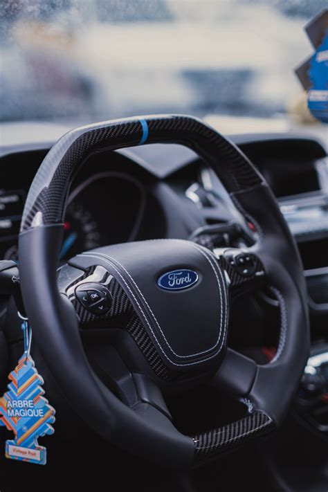 Элементы салона (Руль) — Ford Focus Wagon III, 2 л, 2014 года ...