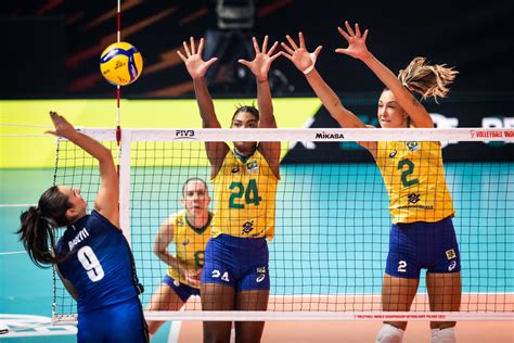 Brasil passa pela Itália e enfrenta a Sérvia na final do Mundial de