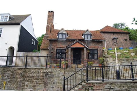 Brick Cottage On The High St Hastings © N Chadwick Cc By Sa20