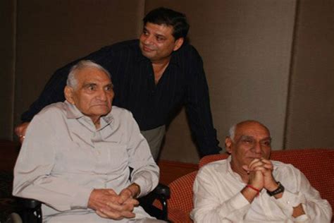 Raj Dutt, Yash Chopra Receives V Shantaram And Raj Kapoor Awards ...