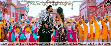 Kiara Advani Hot Photos From VVR Set