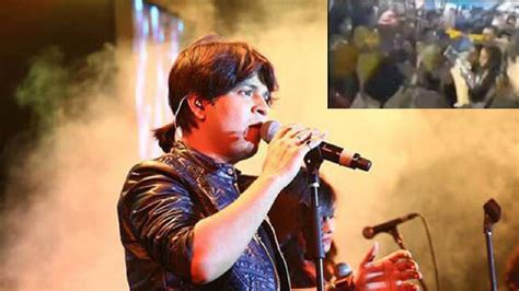 Ankit Tiwari | अंकित तिवारीच्या कॉन्सर्टदरम्यान दोन तरुणींमध्ये जबरदस्त मारहारण; व्हिडीओ व्हायरल ...