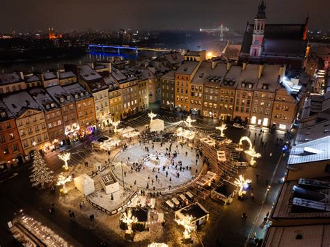 Iluminacje świąteczne Warszawa rozbłysnęła w klimacie lat 50 i 60