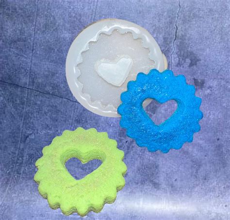Linzer Heart Cookie Tart 1 Cavity Silicone Mold 2771 Van Yulay