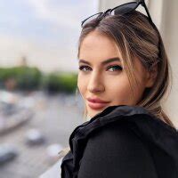 OliviaKaine Nude Stripping On Webcam For Live Sex Video Chat InTheCrack