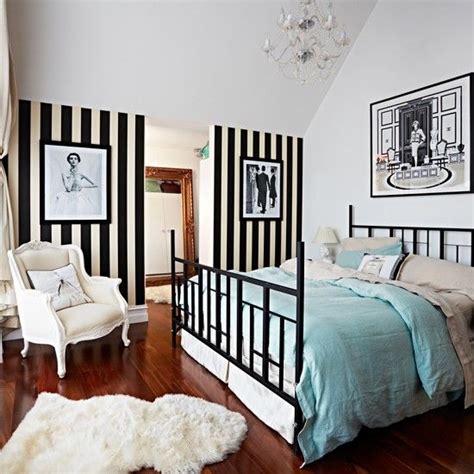 Bedroom With Black And White Striped Wallpaper Modern Bedroom Ideas