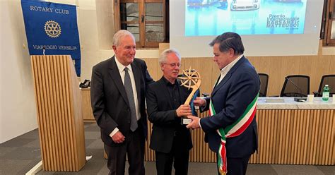 Horacio Pagani Si Aggiudica Il Premio Internazionale Barsanti E