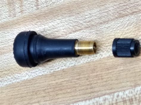 TR413 Tubeless Stem – Frazer Rototiller Parts