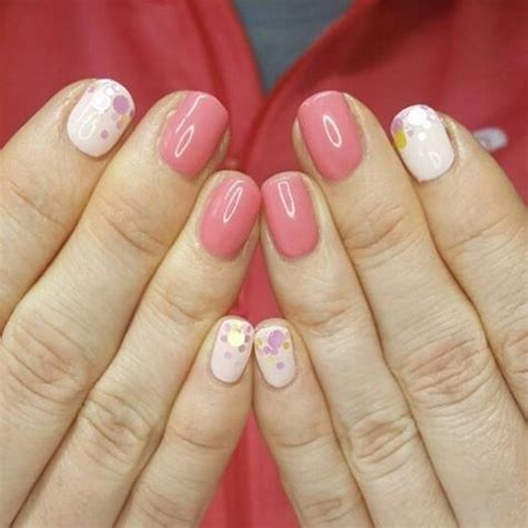 Rosy Nude And Coral Flirt Nail Art