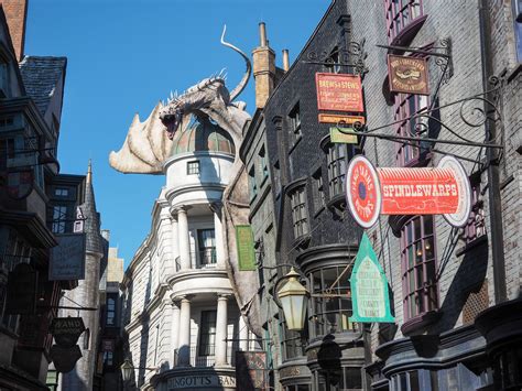 10 Can't-Miss Things to Do at the Harry Potter Parks in Orlando