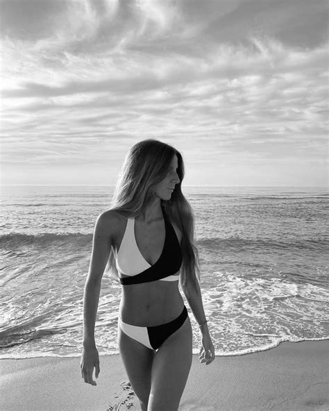 Hot Sexy Elisa Serrano Bikini Pics