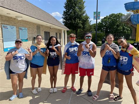 Schaumburg - We're hiring lifeguards and swim instructors! 🏊‍♀️😎 Gain