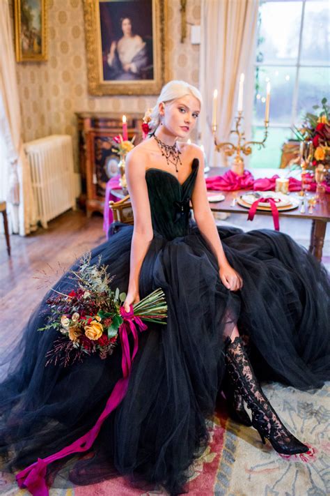 Opulent Gold and Marsala Baroque Wedding Inspiration - House of Elliot