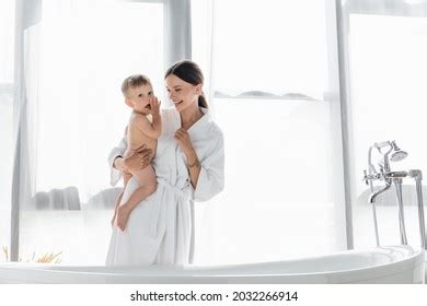 2 556 Mother Son Naked Images Stock Photos Vectors Shutterstock