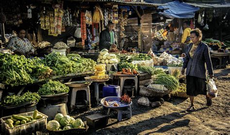 pengertian pasar tradisional bedanya  pasar modern ajaib