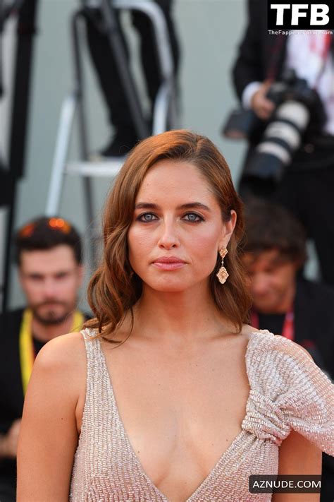 Matilde Gioli Sexy Seen Braless Flaunting Her Hot Tits On The Red