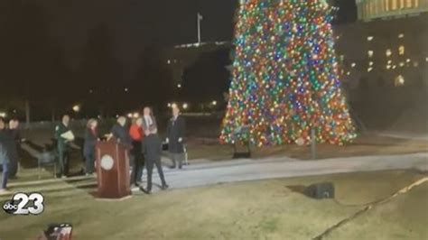 Video Us Capitol Christmas Tree Lit In Washington Dc