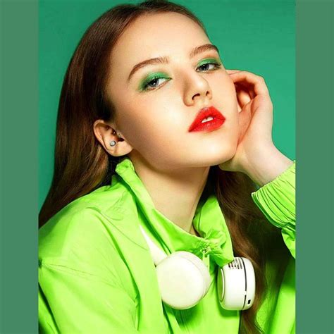 Mojito Cocktail Glitter Eyeshadow Palette BEACH BABE BIKINI