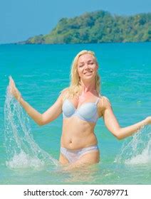 Sexy Blonde On Tropical Resort Stock Photo 611918477 Shutterstock