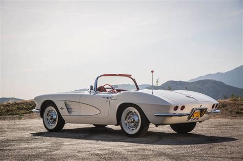 1961 C1 Corvette Guide: Specs, Pics, VIN Info, Performance & More