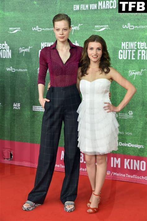 Emma Bading Nude Sexy 13 Photos The Fappening Stars