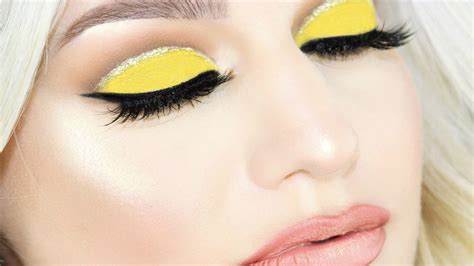 Glamour Glitter Liner Yellow Eye Shadow Makeup Tutorial One Minute