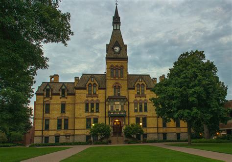 Hamline University Equipping First Generation Students With Services